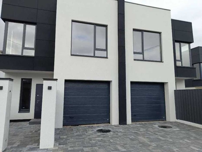 Вітаю. Продам Будинок Дуплекс з гаражем біля ЛІЦЕЮ Продаж від забудовника. - фото 1