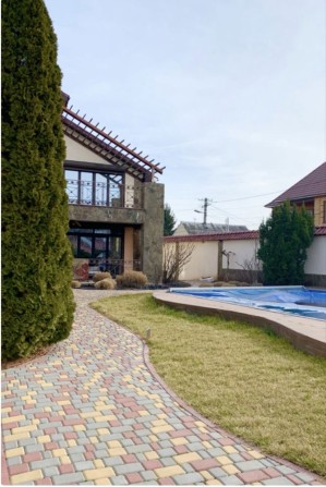 Дом на 8 сотках земли с ремонтом и бассейном на 7ст.Б.Фонтана. - фото 1