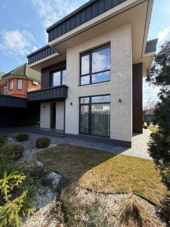 Стильний будинок З РЕМОНТОМ 162 м² з басейном .Газ - фото 1