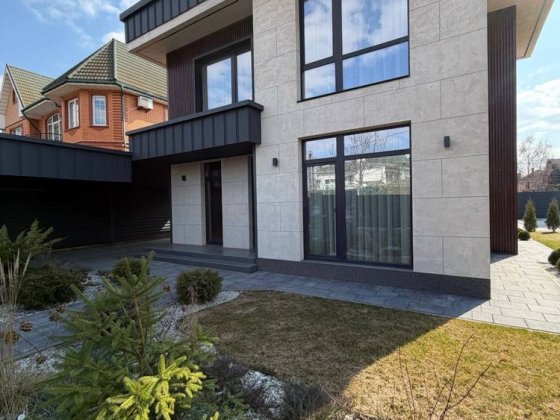 Будинок з ремонтом у Петропавлівській Борщагівці,басейн,автонавіс Петропавловская Борщаговка