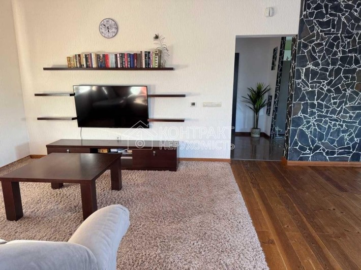 Гарненький будинок на Павленках Ньютона 22 поликлиника Сертификат ЕКС - фото 1