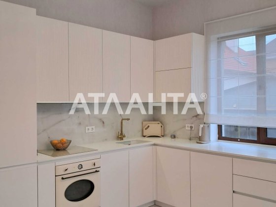 Хороший двухэтажный дом с ремонтом Одеса