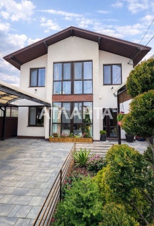 Двухэтажный дом в Киевском районе - фото 1