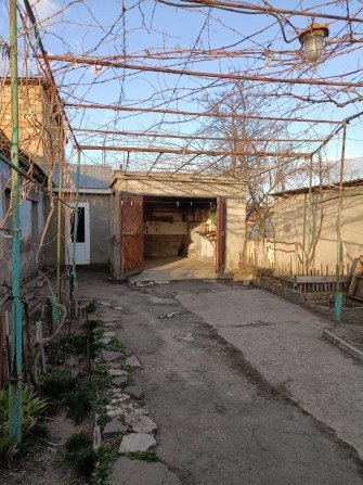 Дом возле Куяльницкого лимана! Гараж, участок и отличное расположение - фото 1