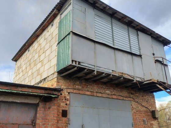 Продам двоповерховий гараж