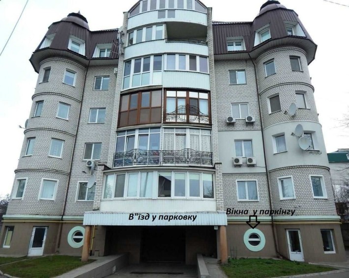 Паркомісце у підземному паркінгу.центральна частина міста. новий будинок,по вул.Український хутір,52 - фото 1