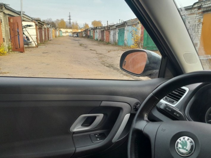 Гараж капитальный кирпичный Певцы кооператив 27 с ямой и подвалом - фото 1