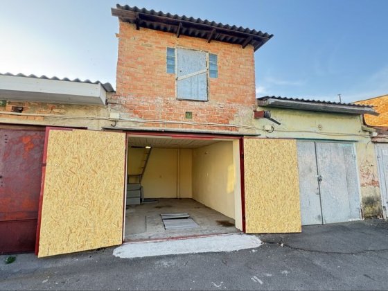 Продаж хорошого двоповерхового гаража з ремонтом і ямою . Винница