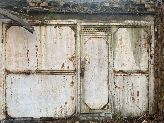 Продам кирпичный гараж на Печерске