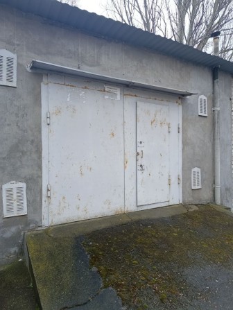 Продажа большого капитального гаража на Мостостроителей. - фото 1