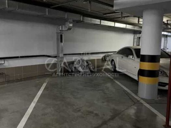 Продаж паркомісця в 20 будинку в ЖК Новопечерські Липки Київ