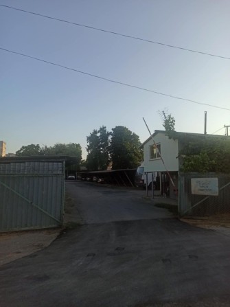 Продам, сдам  долгосрочно место на крытой автостоянке 7.5 Люстдорфской - фото 1