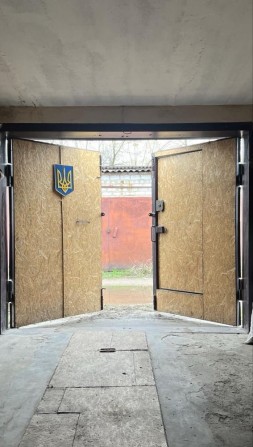 Продам капітальний гараж 25 кв.м. з підвалом на 2 кімнати ГК  ЯКОРЬ - фото 1