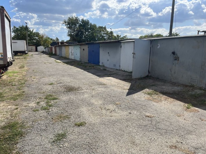 Сдам гараж на стоянке Инглези/Рабина/Военный переулок Черемушки Малин - фото 1