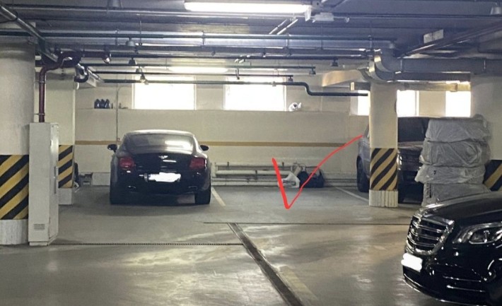 Паркомісце парковка Дипломат Холл Diplomat Hall - фото 1