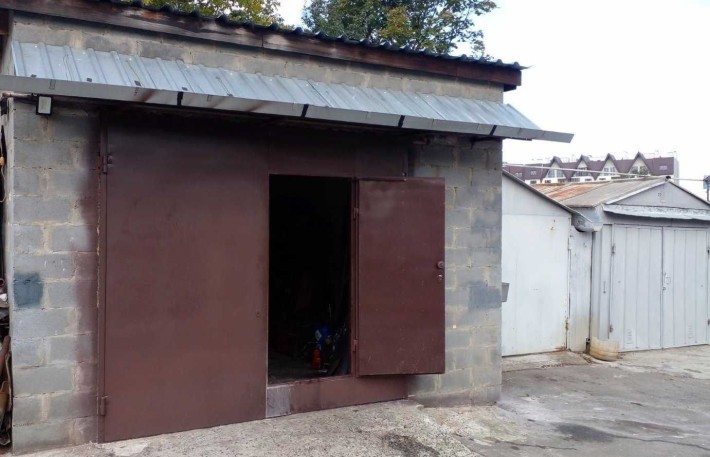 ПРОДАМ ГАРАЖ (МАЙСТЕРНЯ),  "Мотозаводець" , вул. Бердянська 8/10. - фото 1