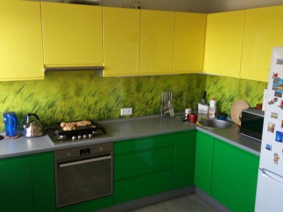 Продам трехкомнатную квартиру в Корабельном районе 100м