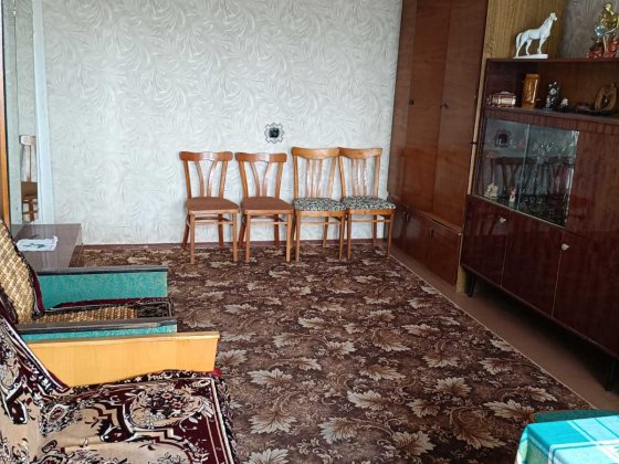 Продам трехкомнатную квартиру в Корабельном районе (р-н 48 школы)