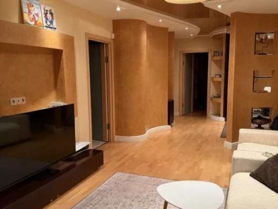 Продаж 3-к квартири вул. Єреванська 8а