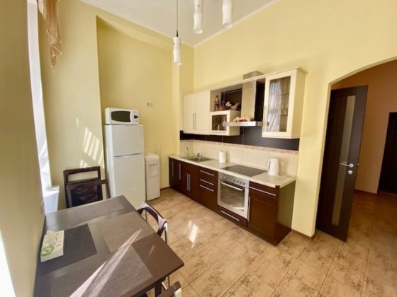 Продаж 3к квартири по вул. Чикаленко Євгенія (Пушкінська), 21. Центр, Золоті ворота, ремонт Киев