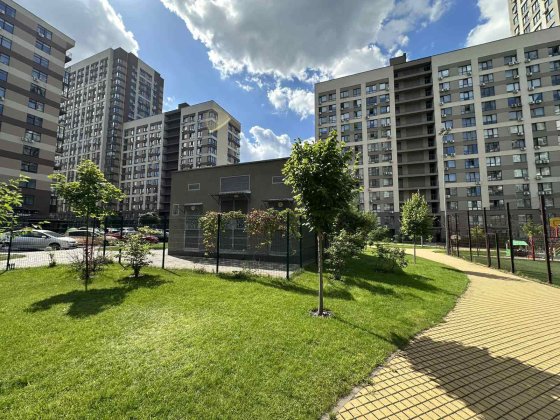 Продаж 2к.квартири ЖК Варшавський мікрорайон Киев