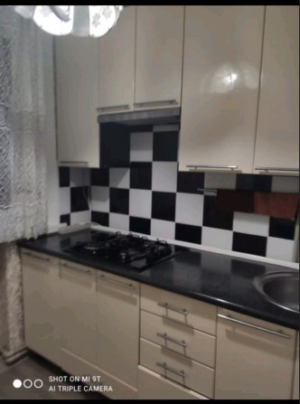 Продам  2 ну.кв.  в гарному районі з А//о. - фото 1