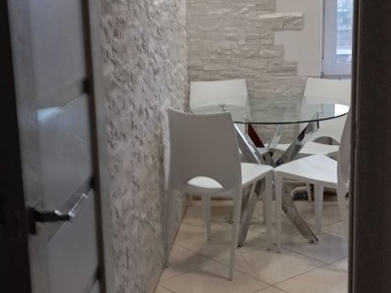 Продам двокімнатну квартиру в центрі міста (Площа Попова) Олександрія