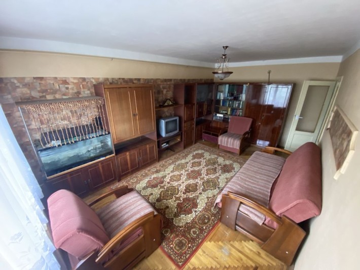 ‼️Продам 3х кімнатну квартиру в Берегові навпроти басейну - фото 1