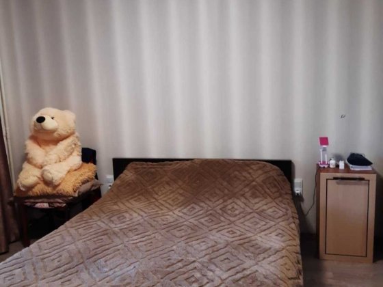 Продам  3-комнатную квартиру на 11-м мкрн . Каменское