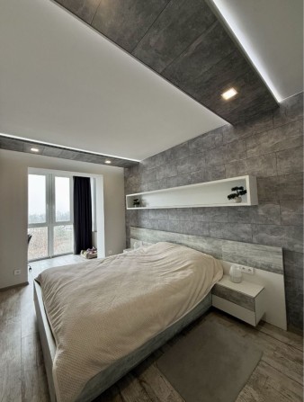 5-кімн. 10 мкр. Лівий берег. Вид на набережну. - фото 1