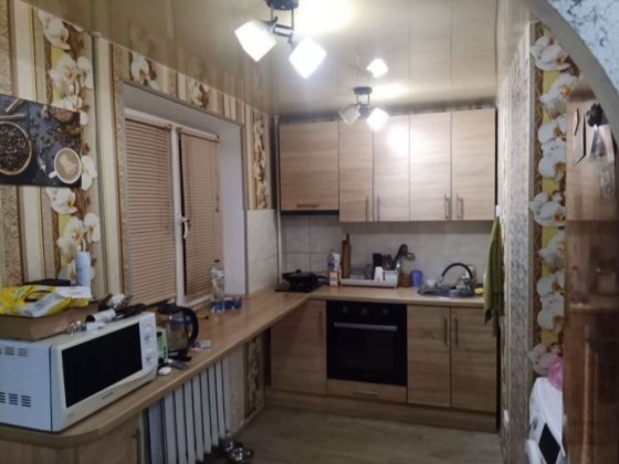 Продается 2 комнатная квартира на Черемушках с отличным ремонтом. Каменское