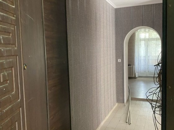 Продается 3-комнатная квартира площадью 72 м² в центре города. Каменское