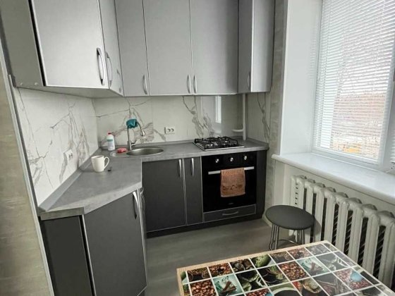 1-комнатная квартира однокомнатная с евроремонтом в центре города Глухів