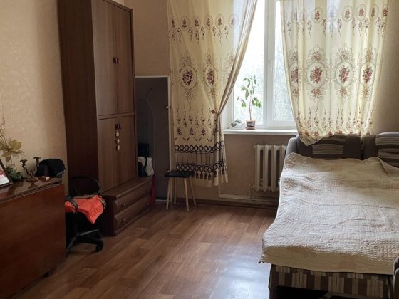 Продам 3- кімнатну квартиру в центрі Каменское