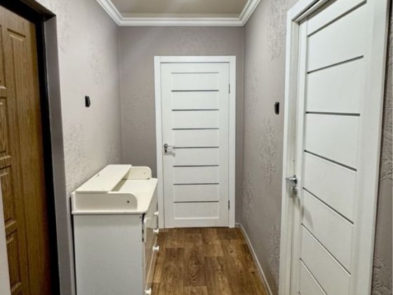 Продаж. 2-кімн. 10 мкр-н. Кінотеатр Мир. Каменское