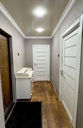 Продаж. 2-кімн. 10 мкр-н. Кінотеатр Мир. - фото 1