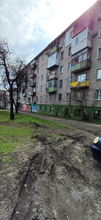 Продаж 3-кімнатної кв.Під ремонт - фото 1