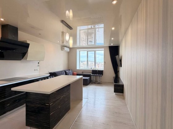 Велика однокімнатна квартира  Вул. СИМОНЕНКО 4В Вышгород