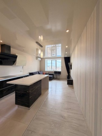 Велика однокімнатна квартира  Вул. СИМОНЕНКО 4В - фото 1