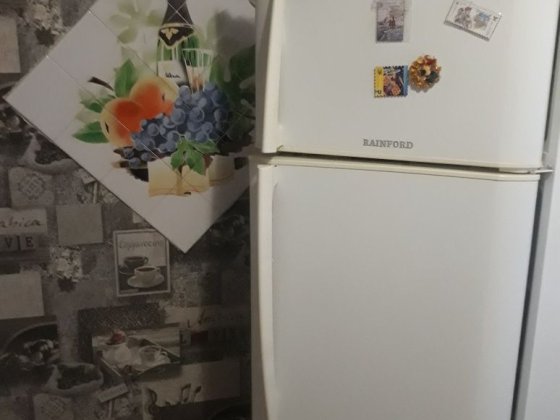 Продам 2 комнатная республиканская возле ринка Каменское