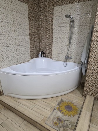 Продажа 5 к. квартиры , вид на лес и АО. 4 мкрн. - фото 1