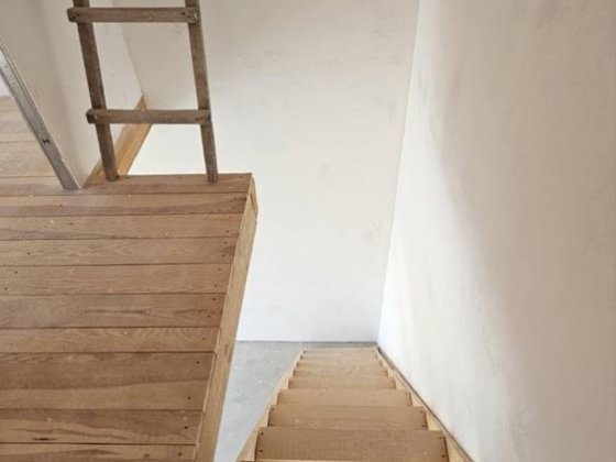 БЕЗ КОМІСІЇ 86м2 квартира з частковим ремонтом. ТОП локація Гостомель