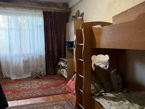 Продам 2 ком. Черемушки р-н ЦНАПА Каменское