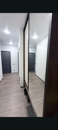 2 к квартира з ремонтом із власним двориком із газом меблями і технікою! - фото 1