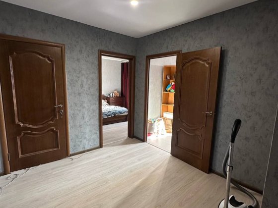 Продам 4комн , левый берег Каменское