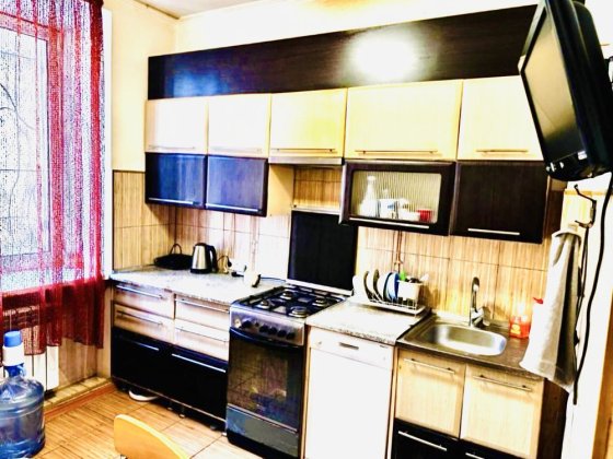 Продам 2 х ком квартиру Сталинка Днепрострой Каменское