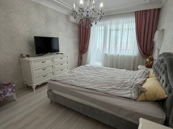 Продам 3-х ком.кв Левый берег,4 мкрн /АОгаз/ С Ремонтом/5этаж Каменское