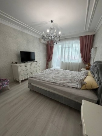 Продам 3-х ком.кв Левый берег,4 мкрн /АОгаз/ С Ремонтом/5этаж - фото 1