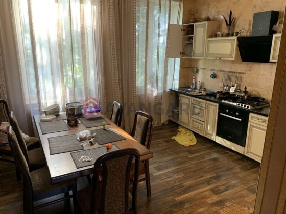 Продам 3 кімнатну сталінку в центрі Каменское