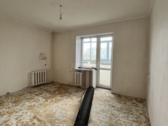 Трикімнатна на 4 поверсі Каменское